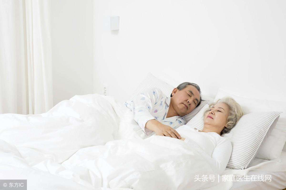 老人晚上睡不着有什么好办法（这7个安眠法，让你一睡到天明！）
