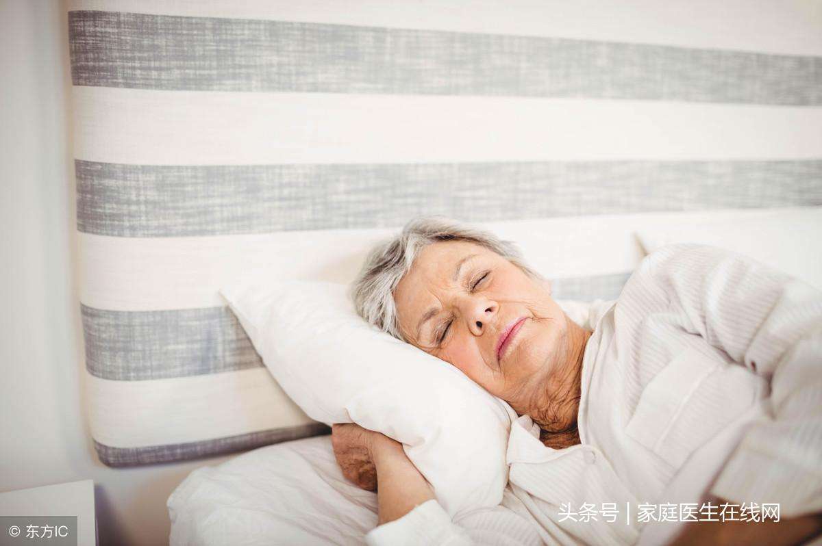 老人晚上睡不着有什么好办法（这7个安眠法，让你一睡到天明！）